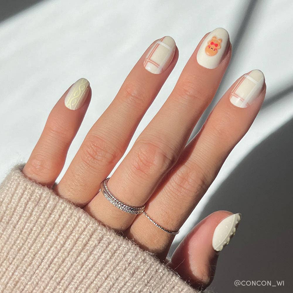 Gingerbread Knit Press-On Nails | Short Oval