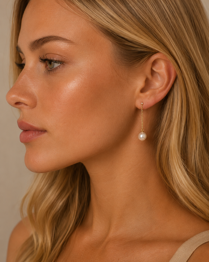 Olivia pearl drop Earring