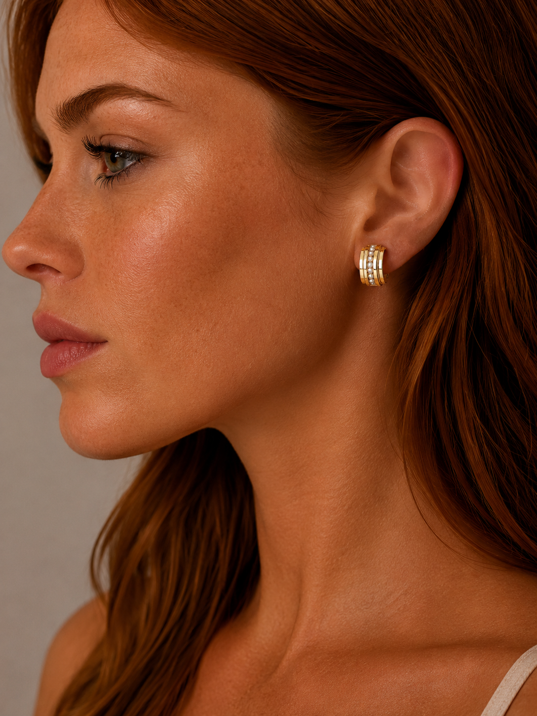 Nadia huggie earring