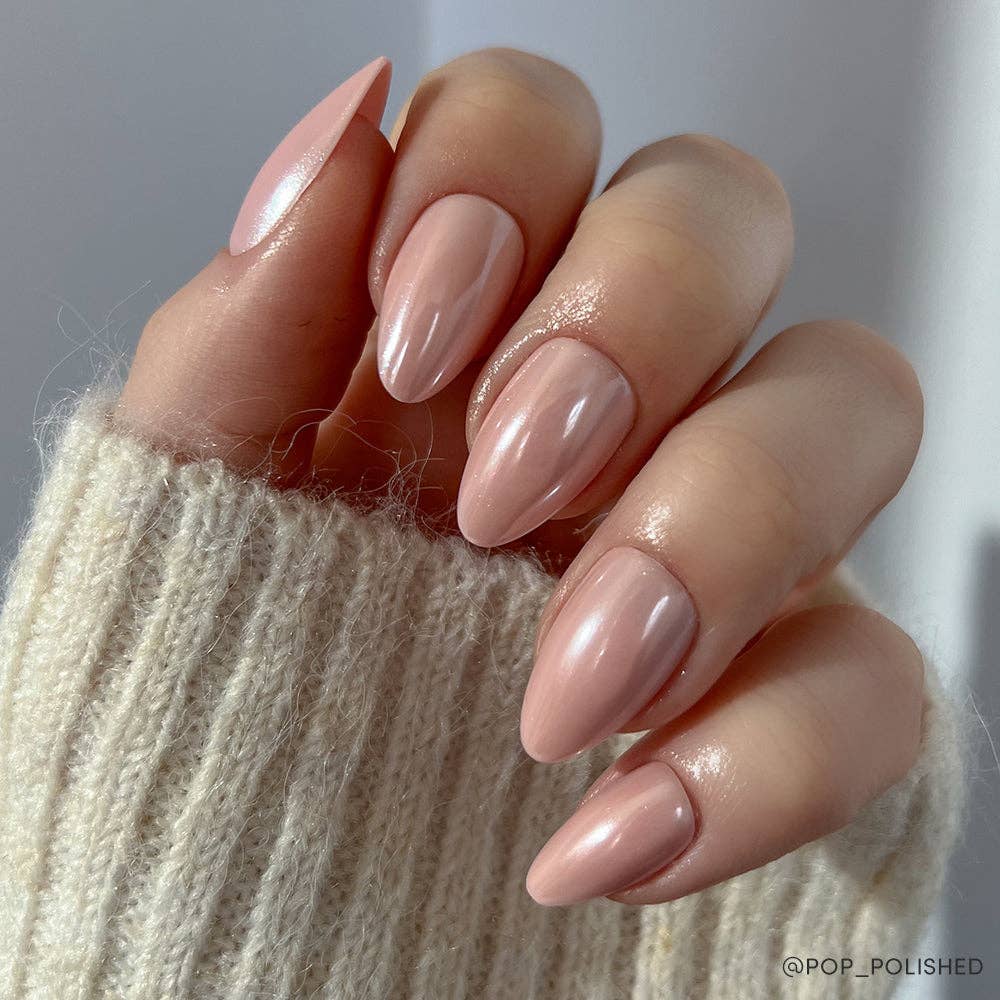 First Kiss Press-On Nails | Short Almond