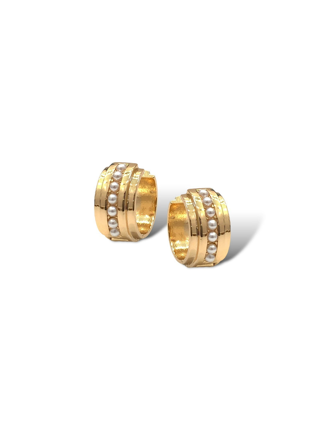 Nadia huggie earring