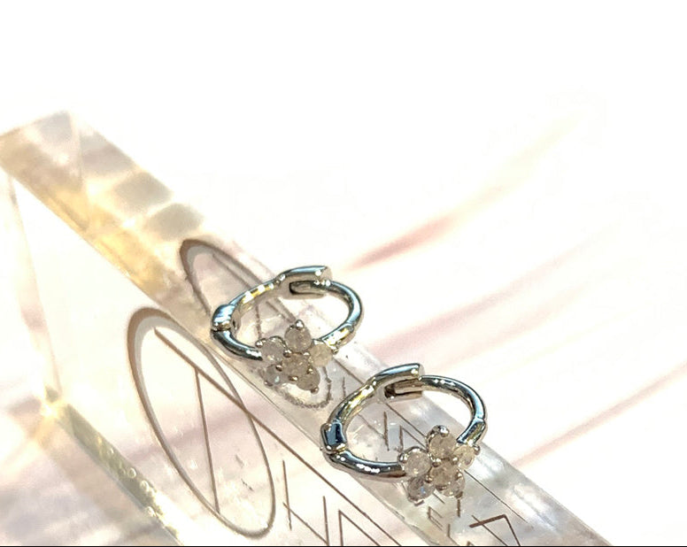 Aria petite hoop Earring