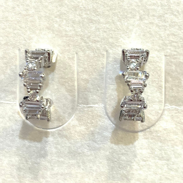 Bella petite hoop Earring