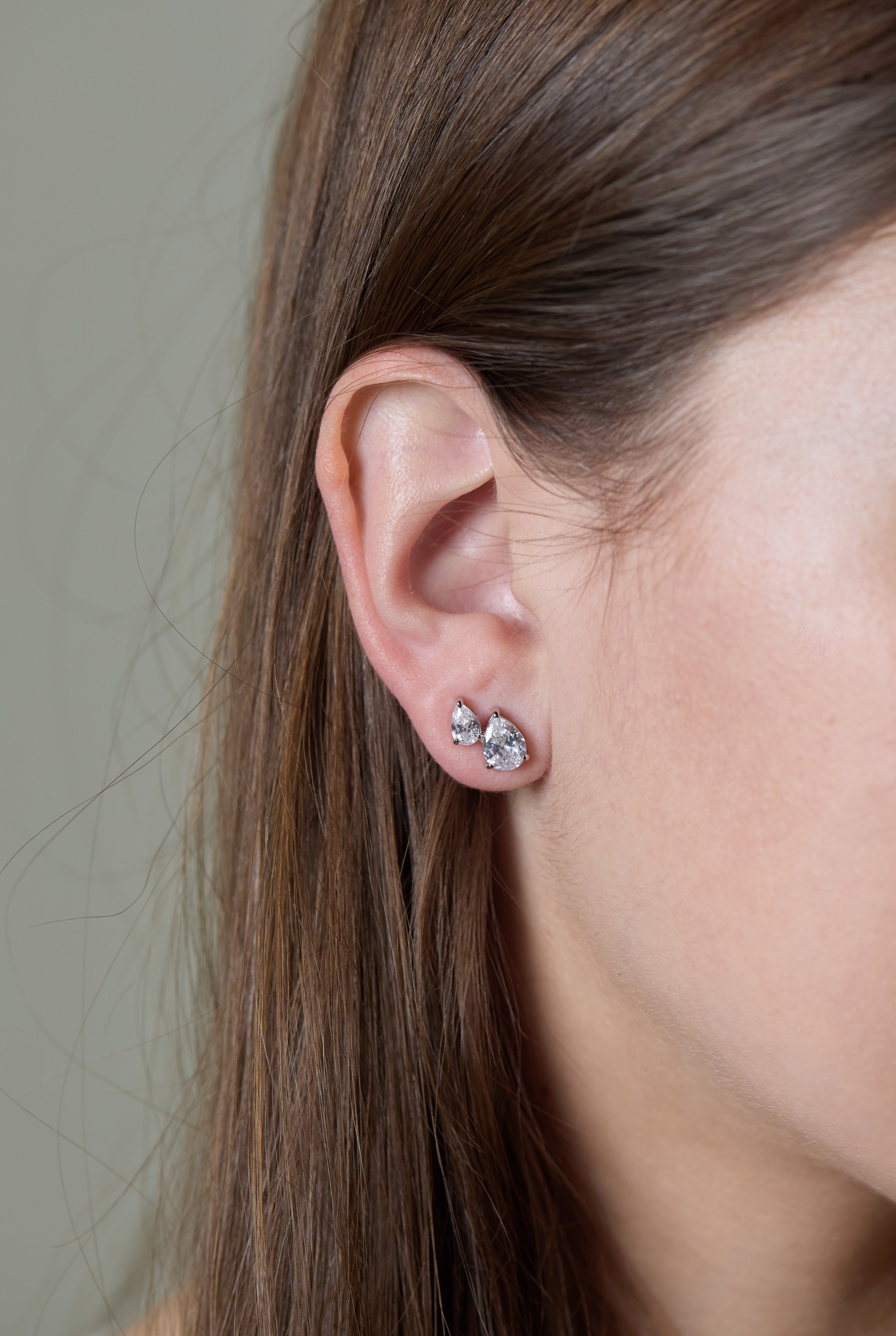 Mila double stud earring
