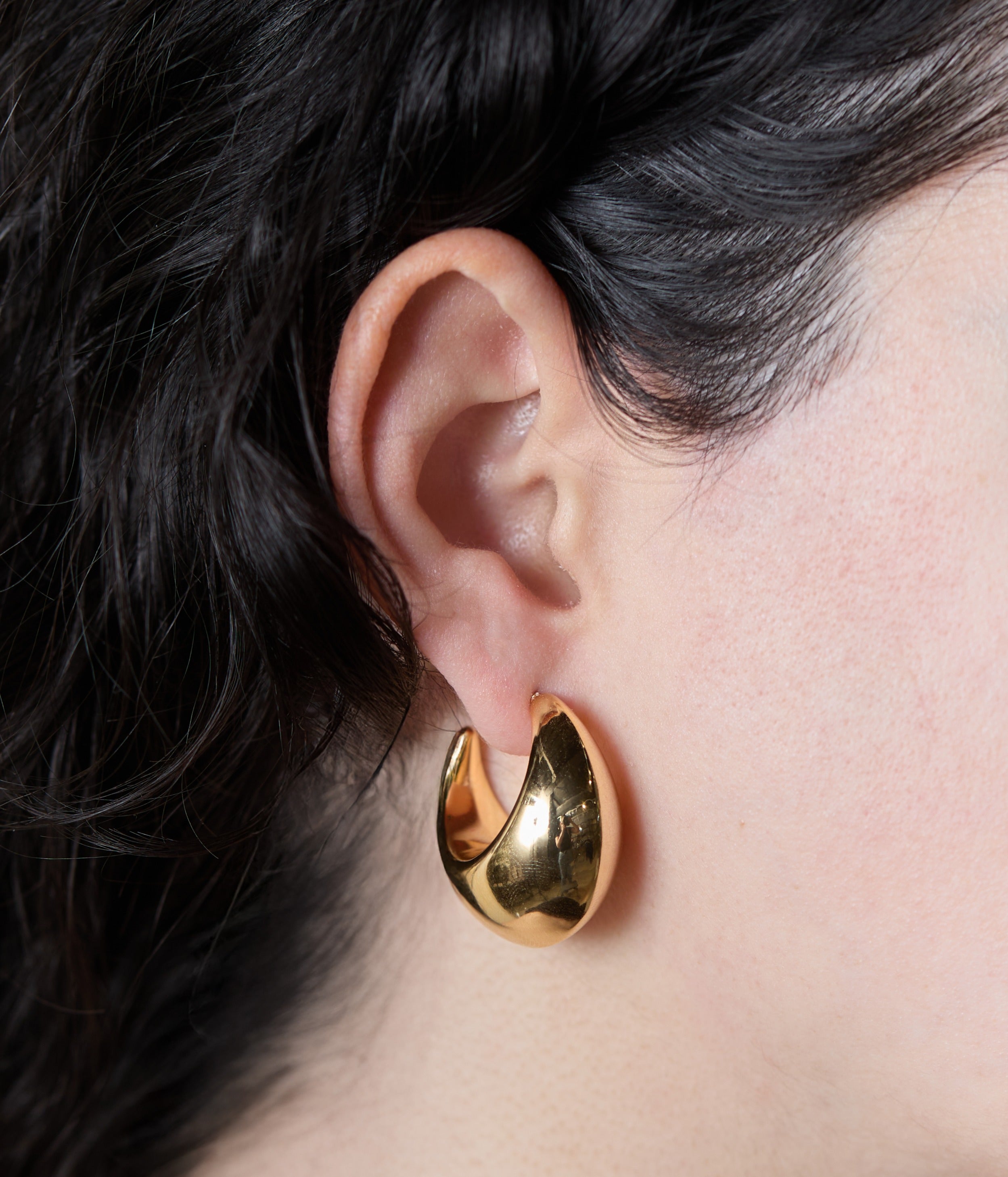 Luna chunky hoop earring