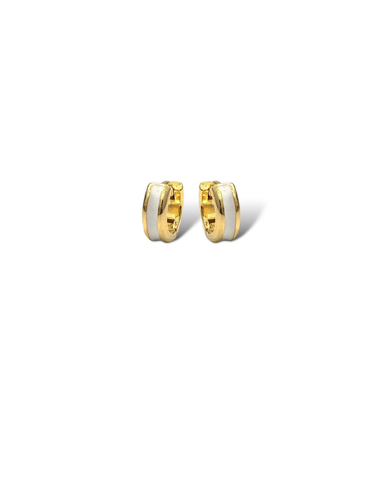 Ellie huggie earring