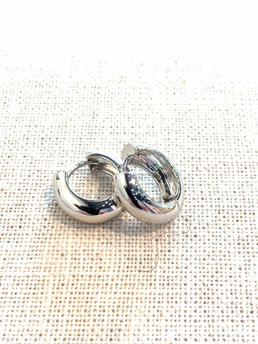 Olivia high polish hollow huggie 5/8" diameter