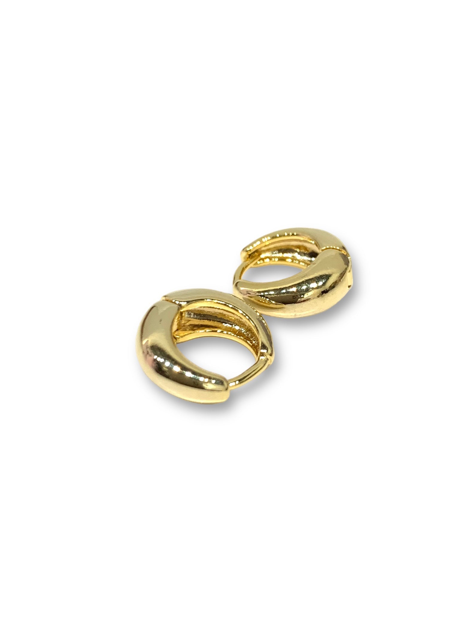 Oli petite hoop earring