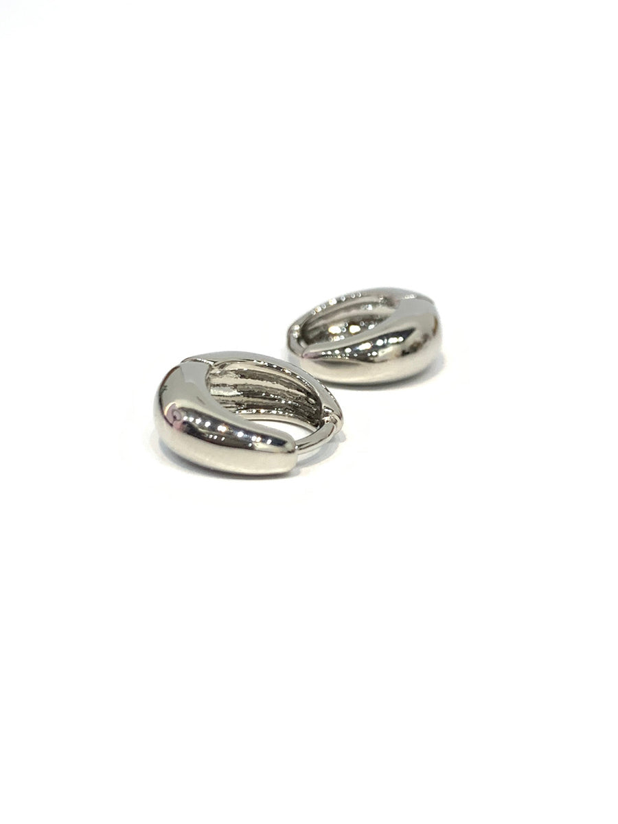 Oli petite hoop earring